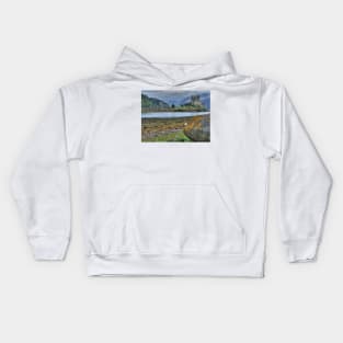 Eilean Donan Castle  198, the Highlands, Scotland Kids Hoodie